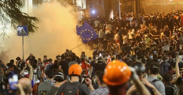  Gürcistan'da iki aydır protesto edilen yabancı etki ajanı tasarısı yasalaştı