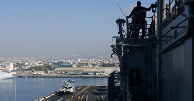 ABD donanmasına ait amfibi hücum gemisi USS Wasp, Güney Kıbrıs Rum...